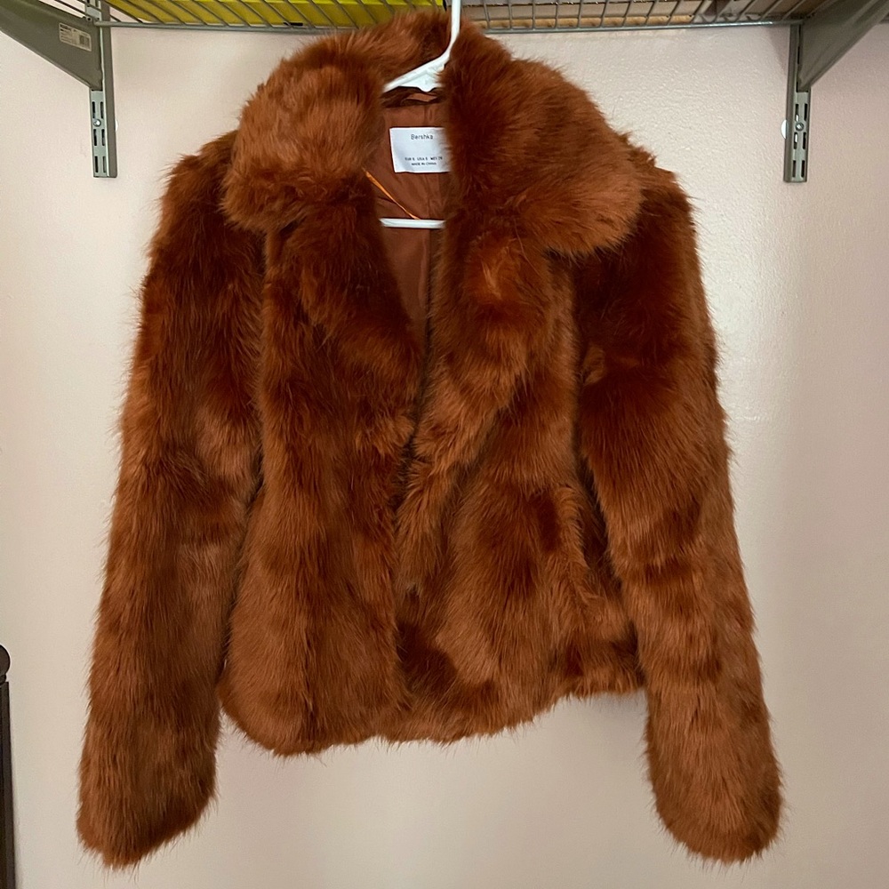 Bershka - Faux Fur Jacket (New W/O Tag) size XS